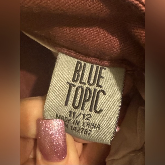 ❤️Women’s Distressed Studded Jeans❤️Rust Color❤️Size 11/12❤️BLUE TOPIC❤️ - Picture 12 of 13